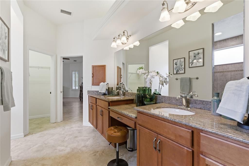 For Sale: $899,900 (4 beds, 2 baths, 2941 Square Feet)