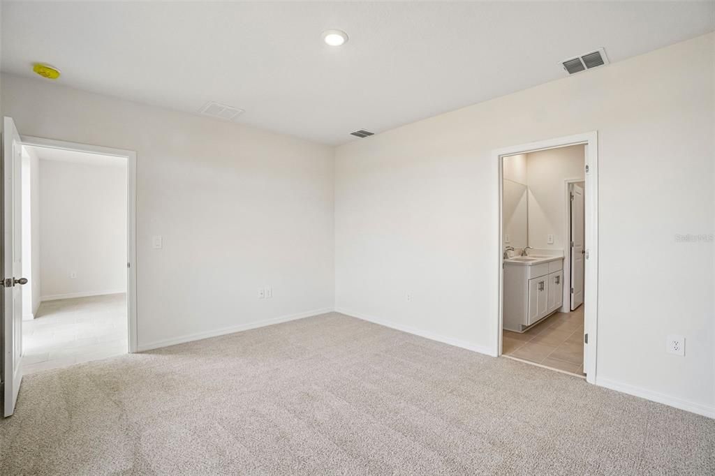 For Sale: $269,000 (3 beds, 2 baths, 1269 Square Feet)