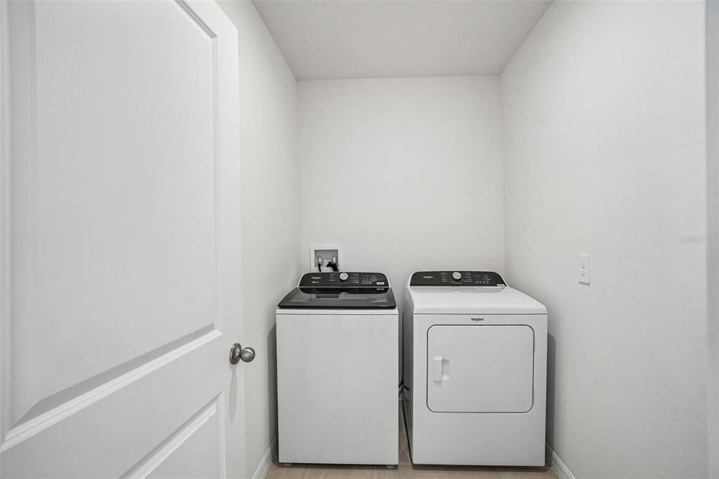 For Sale: $269,000 (3 beds, 2 baths, 1269 Square Feet)