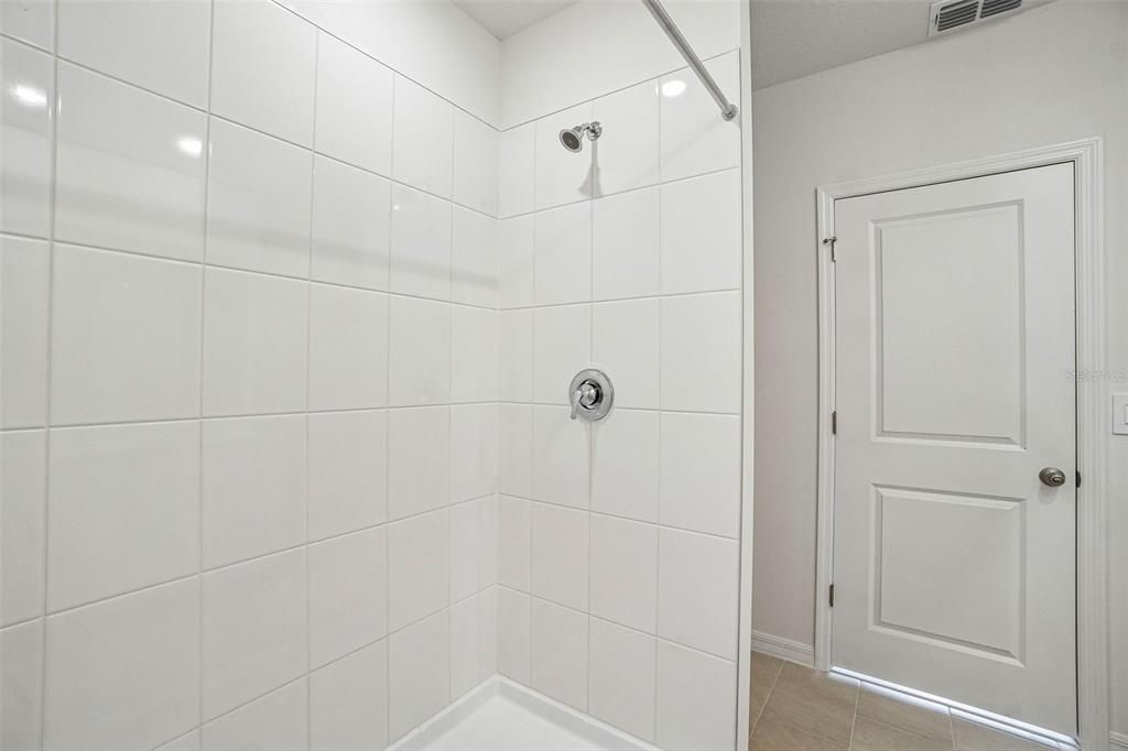 For Sale: $269,000 (3 beds, 2 baths, 1269 Square Feet)