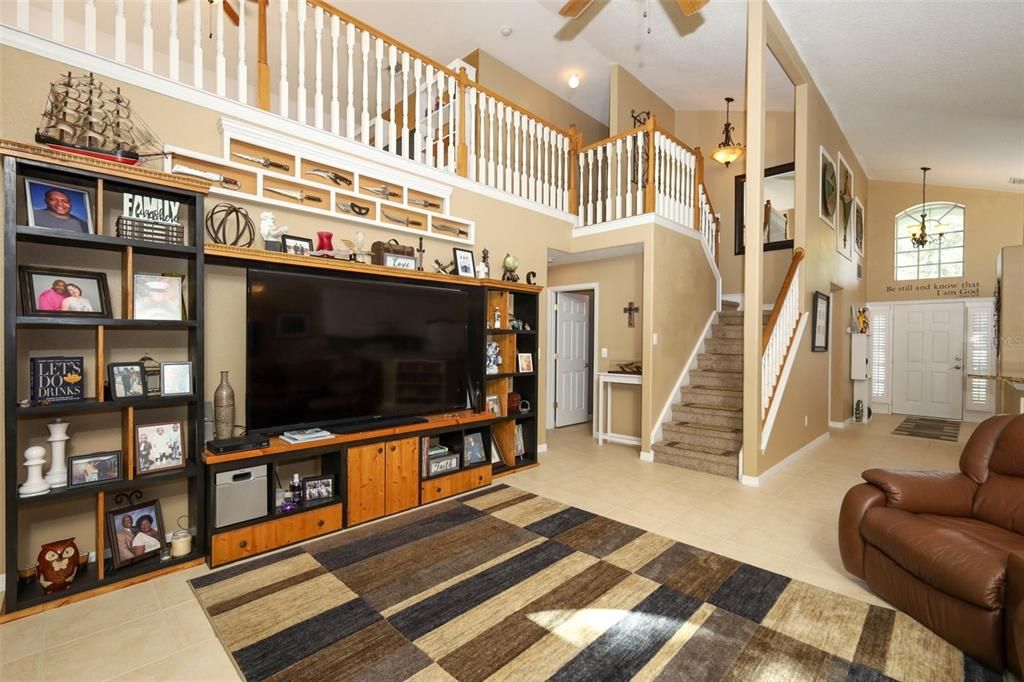 En Venta: $425,000 (4 camas, 2 baños, 2573 Pies cuadrados)