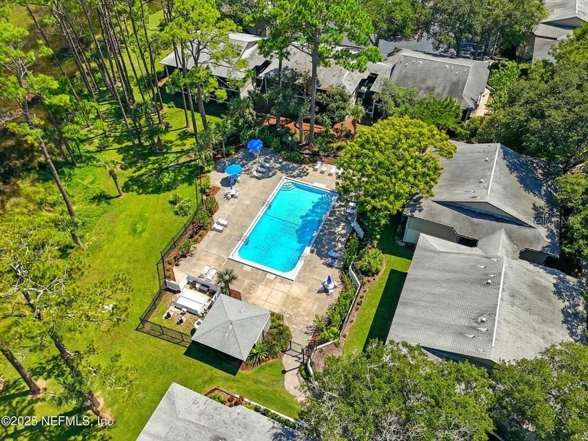 For Sale: $244,900 (2 beds, 2 baths, 1102 Square Feet)