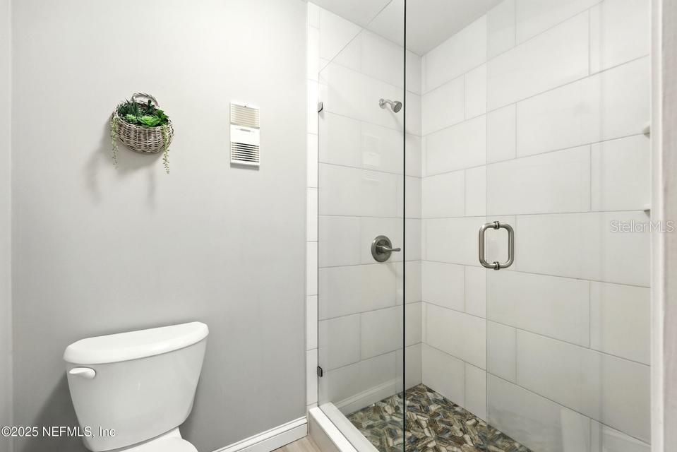 For Sale: $244,900 (2 beds, 2 baths, 1102 Square Feet)