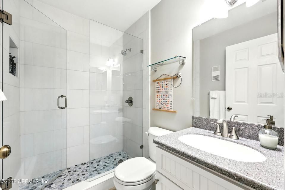 For Sale: $244,900 (2 beds, 2 baths, 1102 Square Feet)