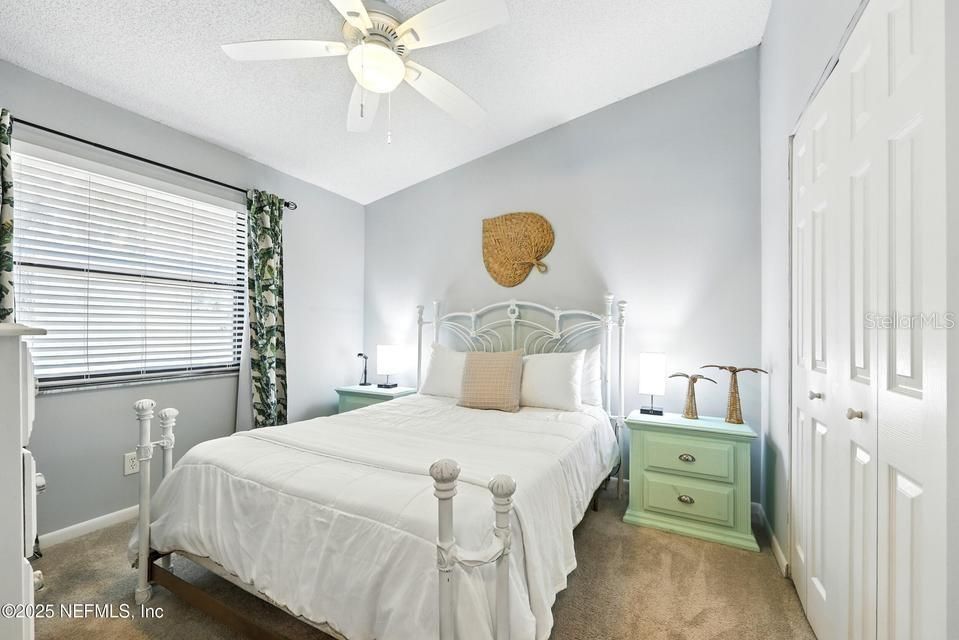For Sale: $244,900 (2 beds, 2 baths, 1102 Square Feet)