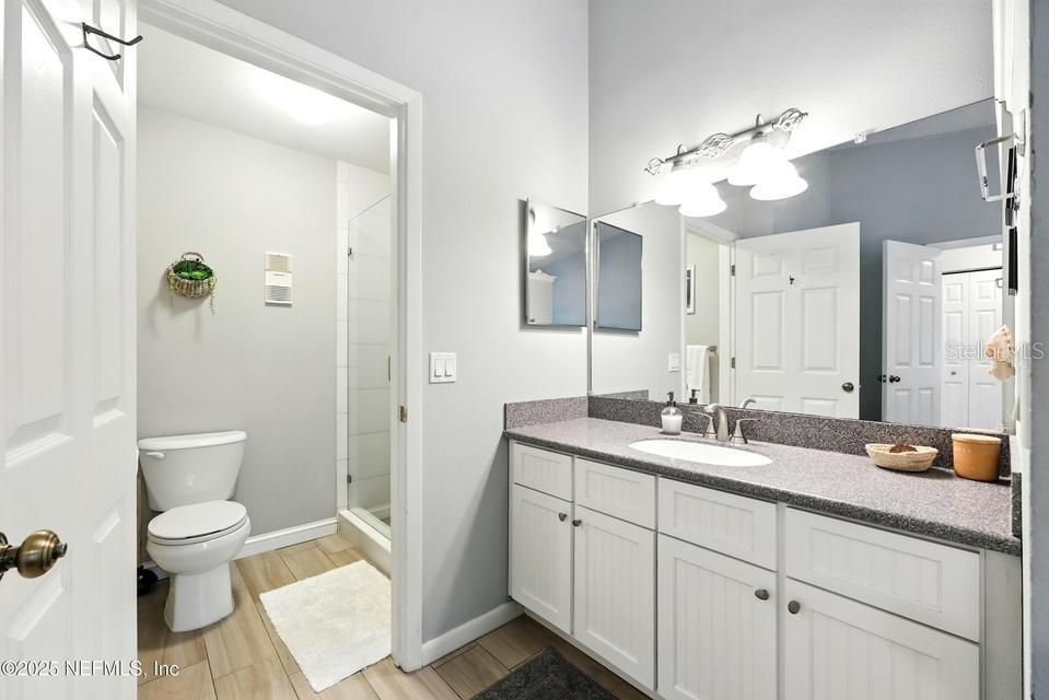 For Sale: $244,900 (2 beds, 2 baths, 1102 Square Feet)