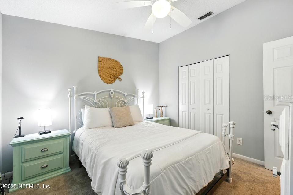 For Sale: $244,900 (2 beds, 2 baths, 1102 Square Feet)