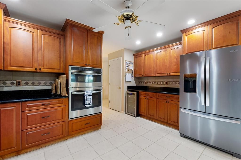 На продажу: $649,900 (4 спален, 3 ванн, 3068 Квадратных фут)