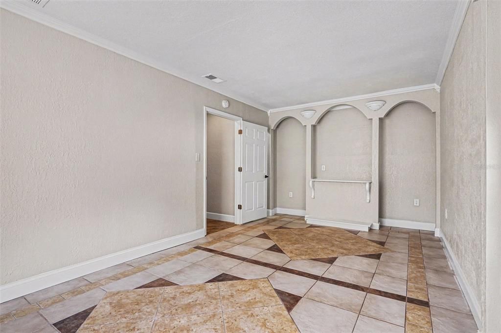 Под контрактом: $284,900 (3 спален, 2 ванн, 1184 Квадратных фут)
