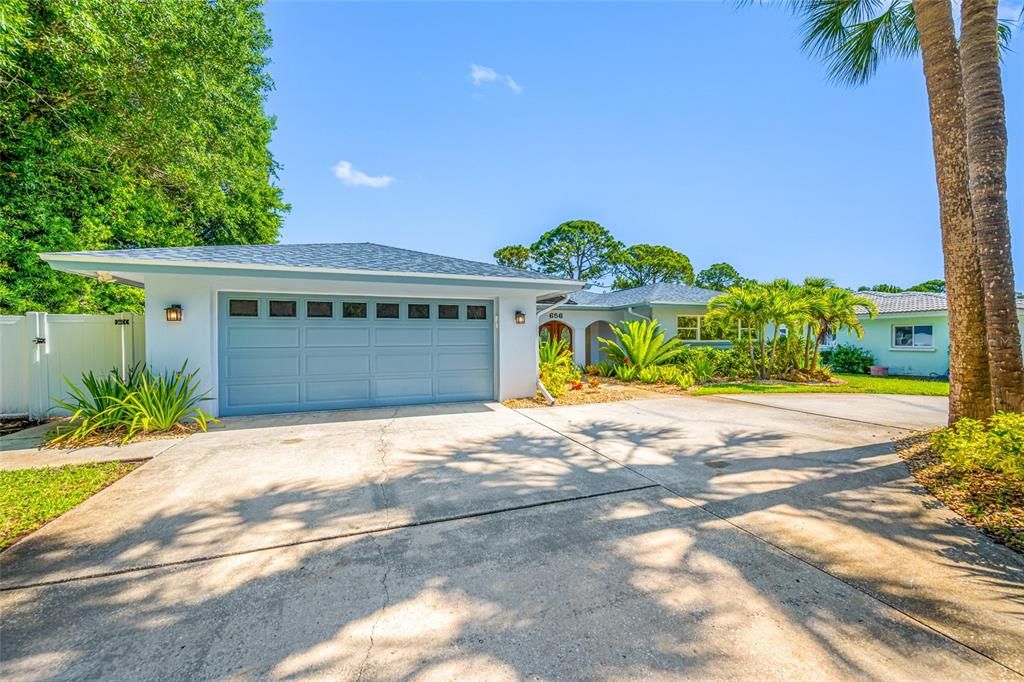 For Sale: $1,049,000 (3 beds, 2 baths, 1870 Square Feet)