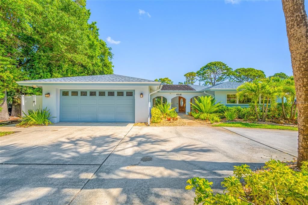 For Sale: $1,049,000 (3 beds, 2 baths, 1870 Square Feet)