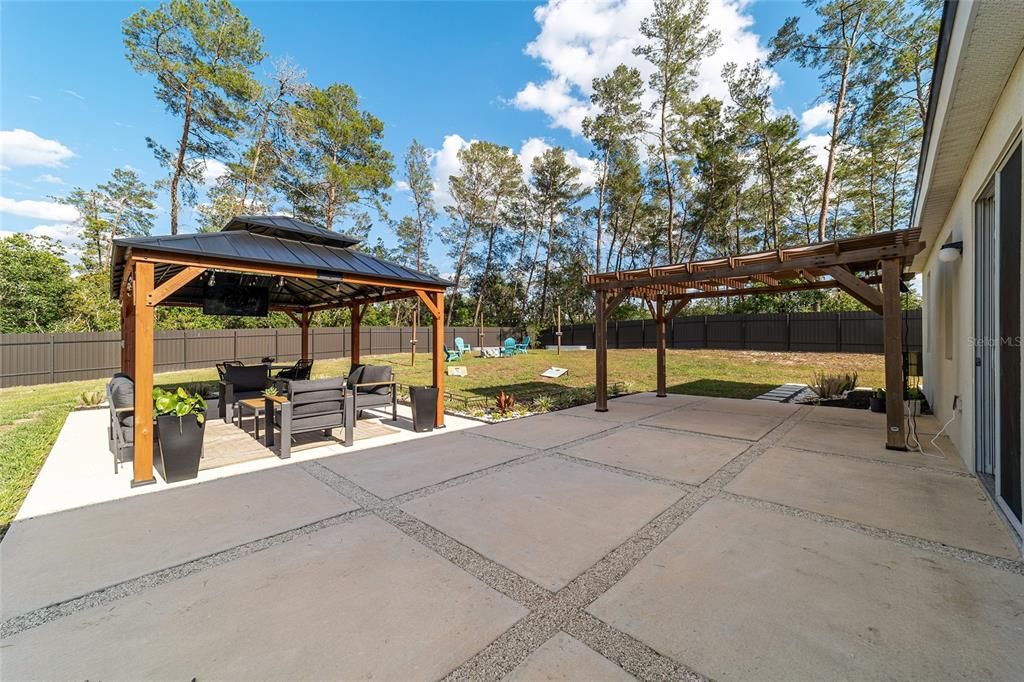 For Sale: $375,000 (4 beds, 2 baths, 1796 Square Feet)