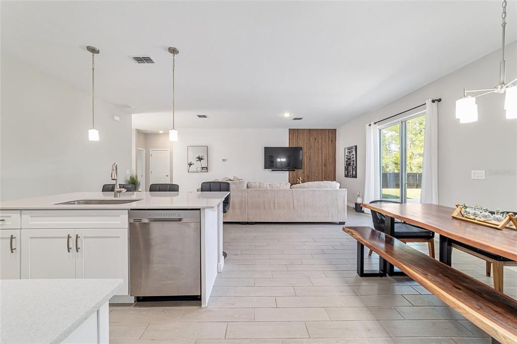 For Sale: $375,000 (4 beds, 2 baths, 1796 Square Feet)