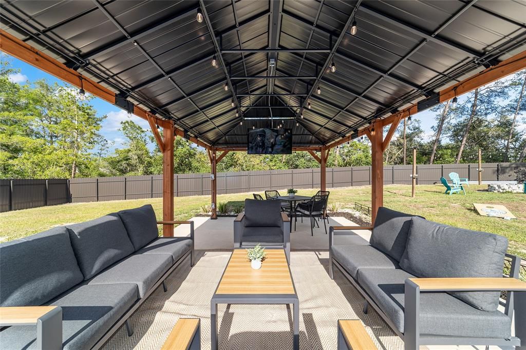 For Sale: $375,000 (4 beds, 2 baths, 1796 Square Feet)