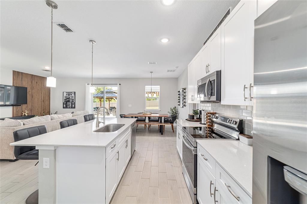 For Sale: $375,000 (4 beds, 2 baths, 1796 Square Feet)