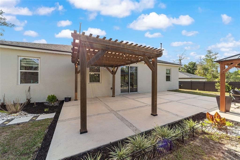 For Sale: $375,000 (4 beds, 2 baths, 1796 Square Feet)