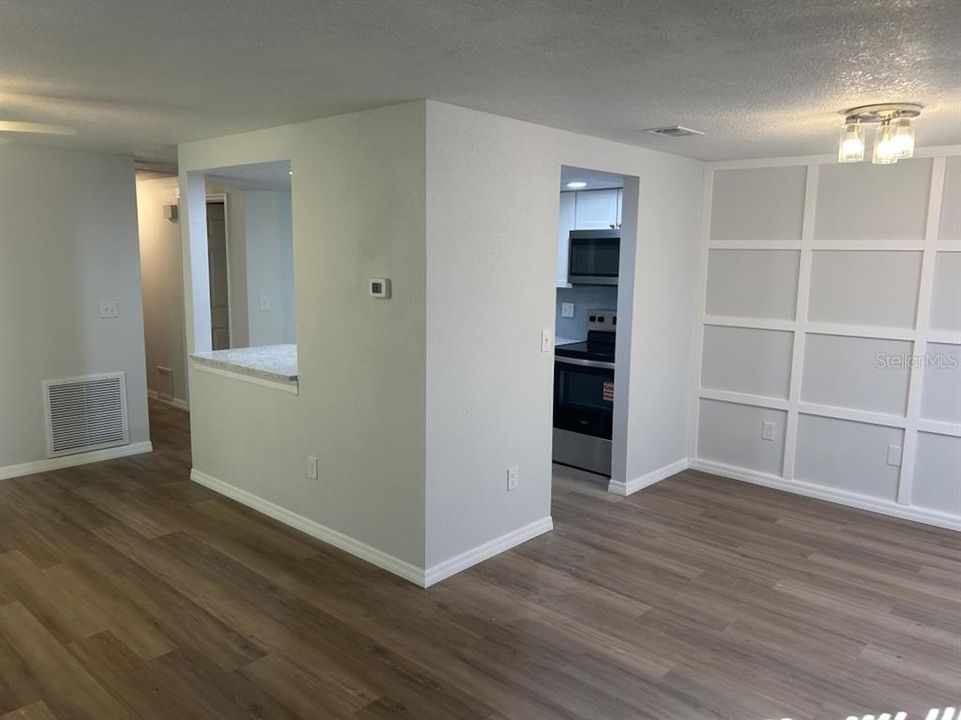 For Sale: $149,000 (2 beds, 2 baths, 915 Square Feet)