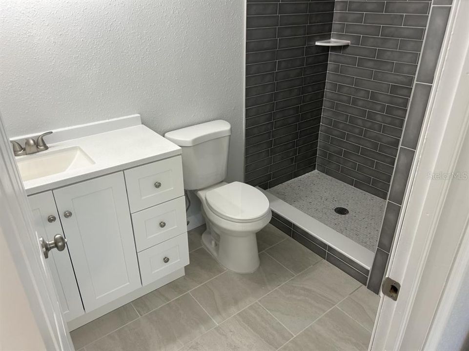 For Sale: $149,000 (2 beds, 2 baths, 915 Square Feet)