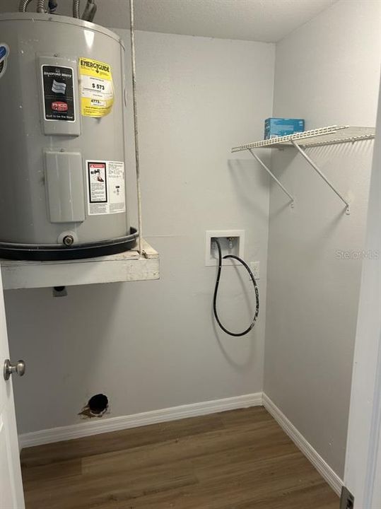 For Sale: $149,000 (2 beds, 2 baths, 915 Square Feet)