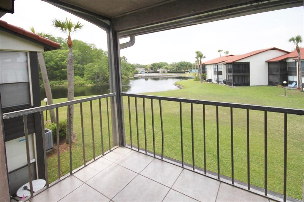 Active With Contract: $225,000 (2 beds, 2 baths, 1137 Square Feet)