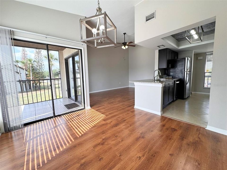 Active With Contract: $225,000 (2 beds, 2 baths, 1137 Square Feet)