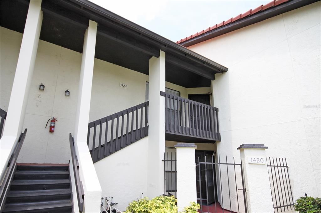 Active With Contract: $225,000 (2 beds, 2 baths, 1137 Square Feet)