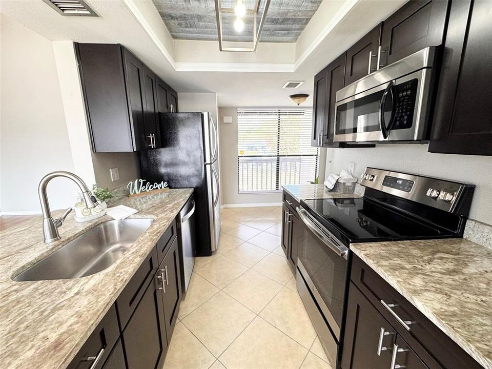 Active With Contract: $225,000 (2 beds, 2 baths, 1137 Square Feet)