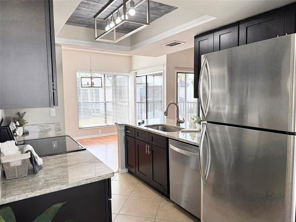 Active With Contract: $225,000 (2 beds, 2 baths, 1137 Square Feet)