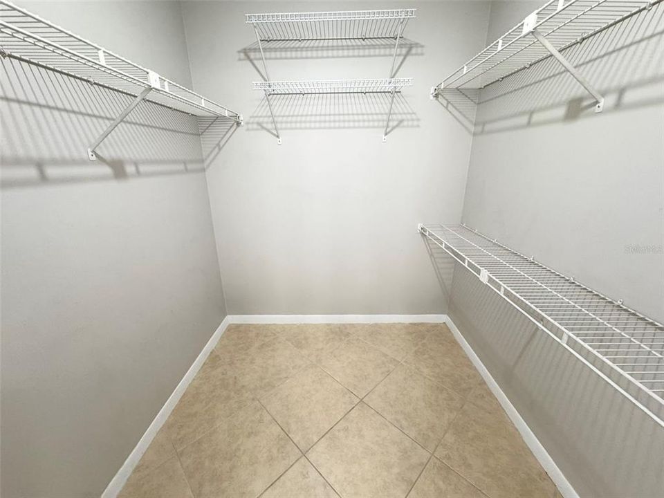 Active With Contract: $225,000 (2 beds, 2 baths, 1137 Square Feet)