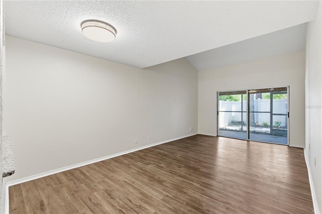 En Venta: $225,000 (3 camas, 2 baños, 1460 Pies cuadrados)