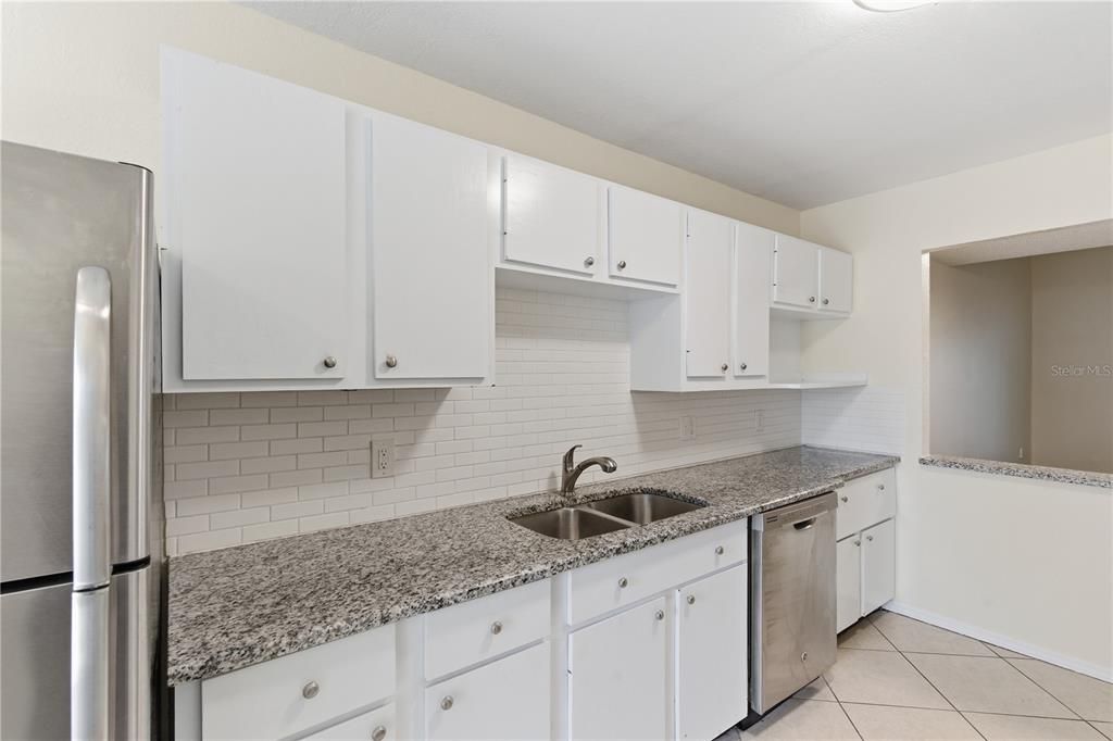 En Venta: $225,000 (3 camas, 2 baños, 1460 Pies cuadrados)