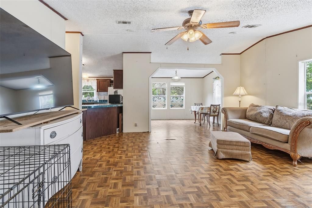 En Venta: $248,000 (3 camas, 2 baños, 1836 Pies cuadrados)
