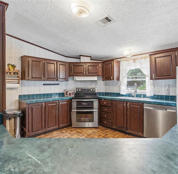 En Venta: $248,000 (3 camas, 2 baños, 1836 Pies cuadrados)