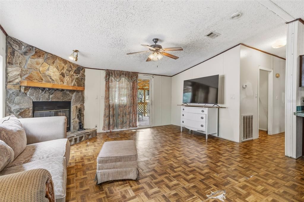 En Venta: $248,000 (3 camas, 2 baños, 1836 Pies cuadrados)
