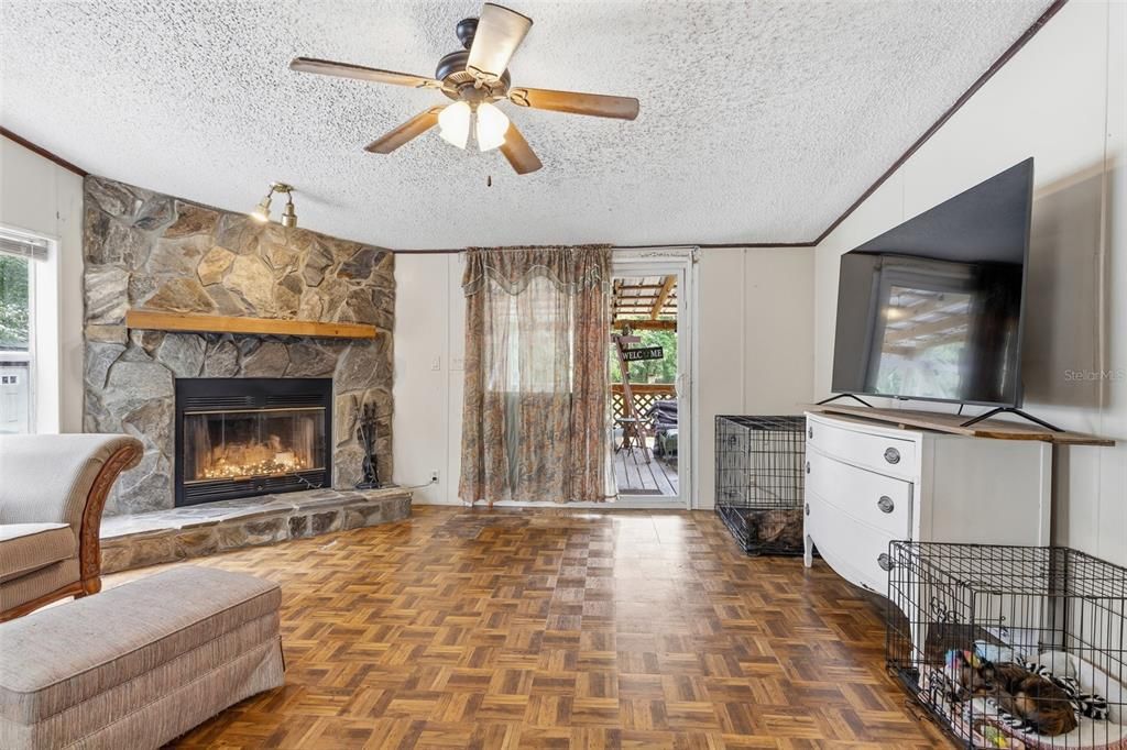 En Venta: $248,000 (3 camas, 2 baños, 1836 Pies cuadrados)