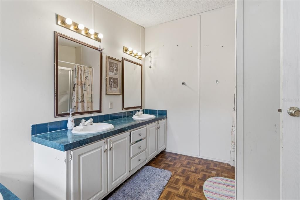 En Venta: $248,000 (3 camas, 2 baños, 1836 Pies cuadrados)