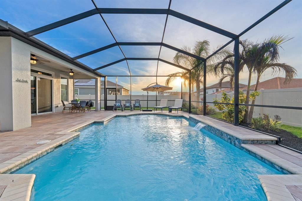 En Venta: $575,000 (4 camas, 2 baños, 2220 Pies cuadrados)