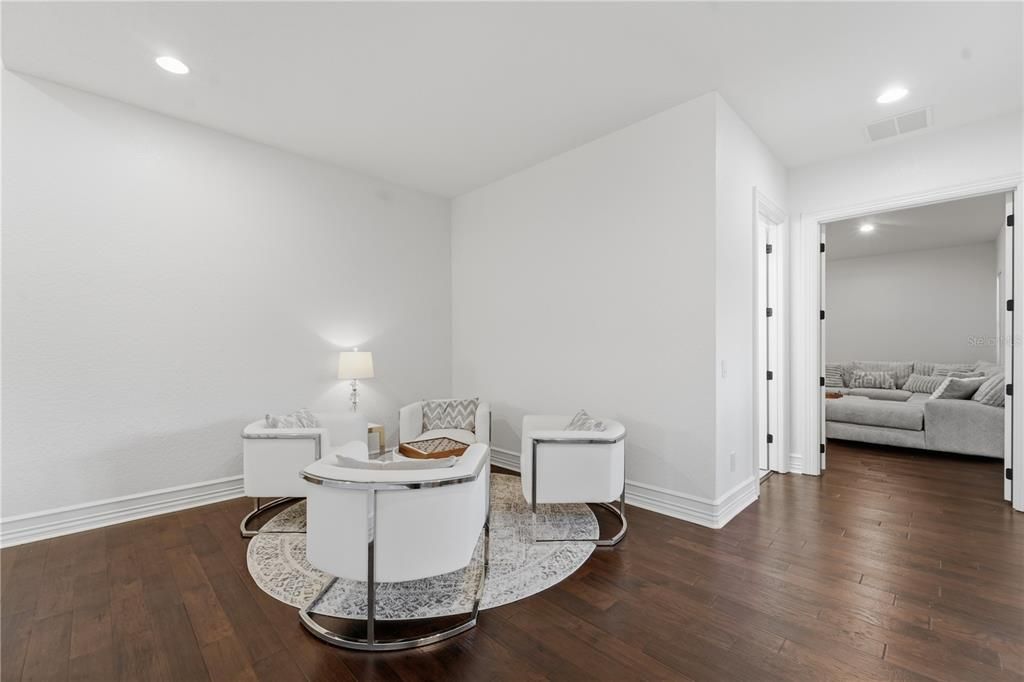 For Sale: $2,599,000 (5 beds, 6 baths, 5323 Square Feet)