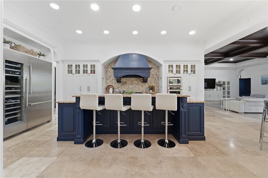 For Sale: $2,599,000 (5 beds, 6 baths, 5323 Square Feet)