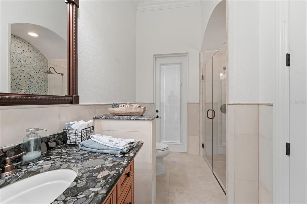 For Sale: $2,599,000 (5 beds, 6 baths, 5323 Square Feet)