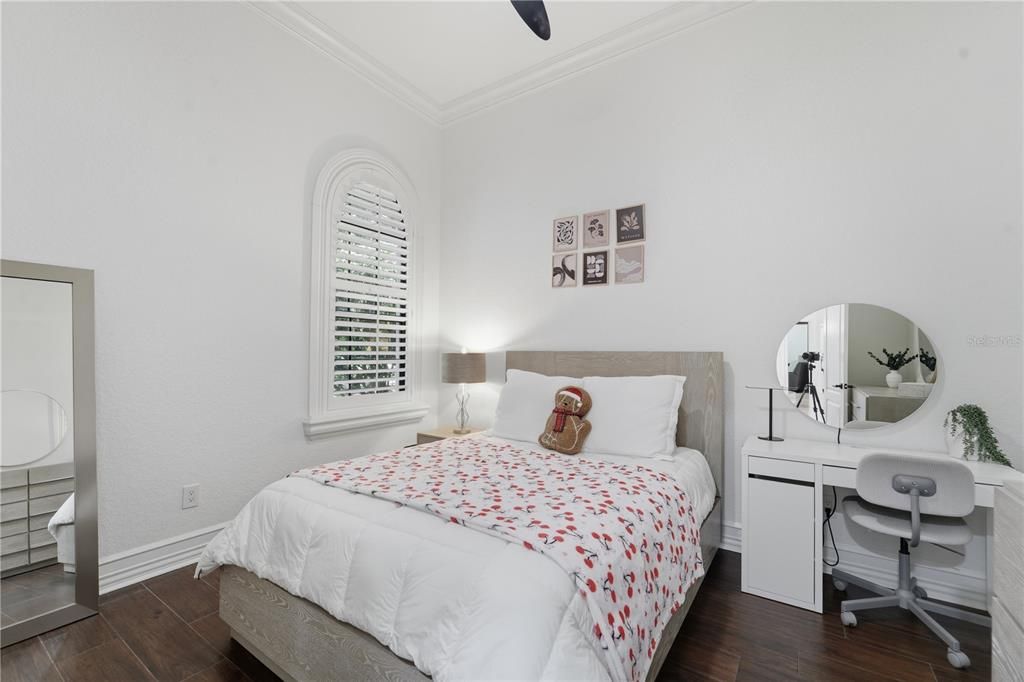 For Sale: $2,599,000 (5 beds, 6 baths, 5323 Square Feet)