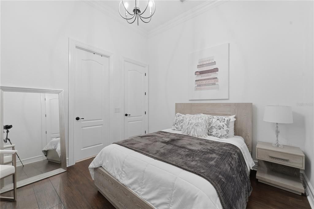For Sale: $2,599,000 (5 beds, 6 baths, 5323 Square Feet)