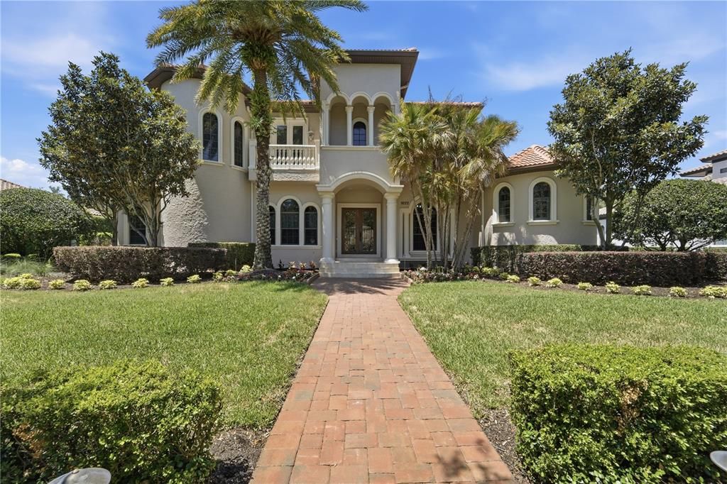 For Sale: $2,599,000 (5 beds, 6 baths, 5323 Square Feet)