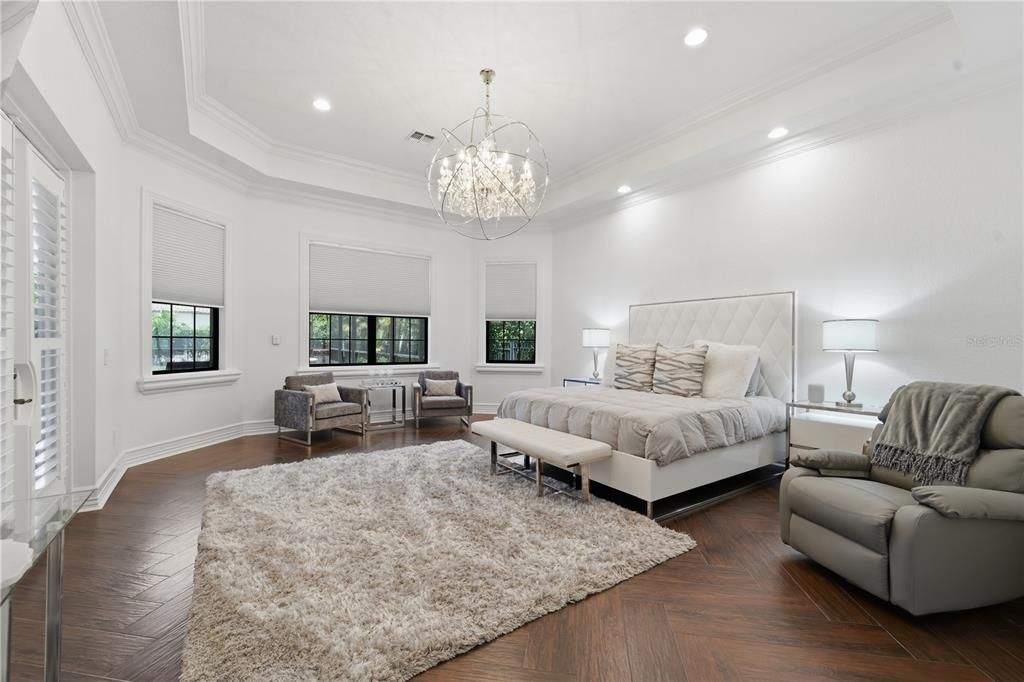 For Sale: $2,599,000 (5 beds, 6 baths, 5323 Square Feet)
