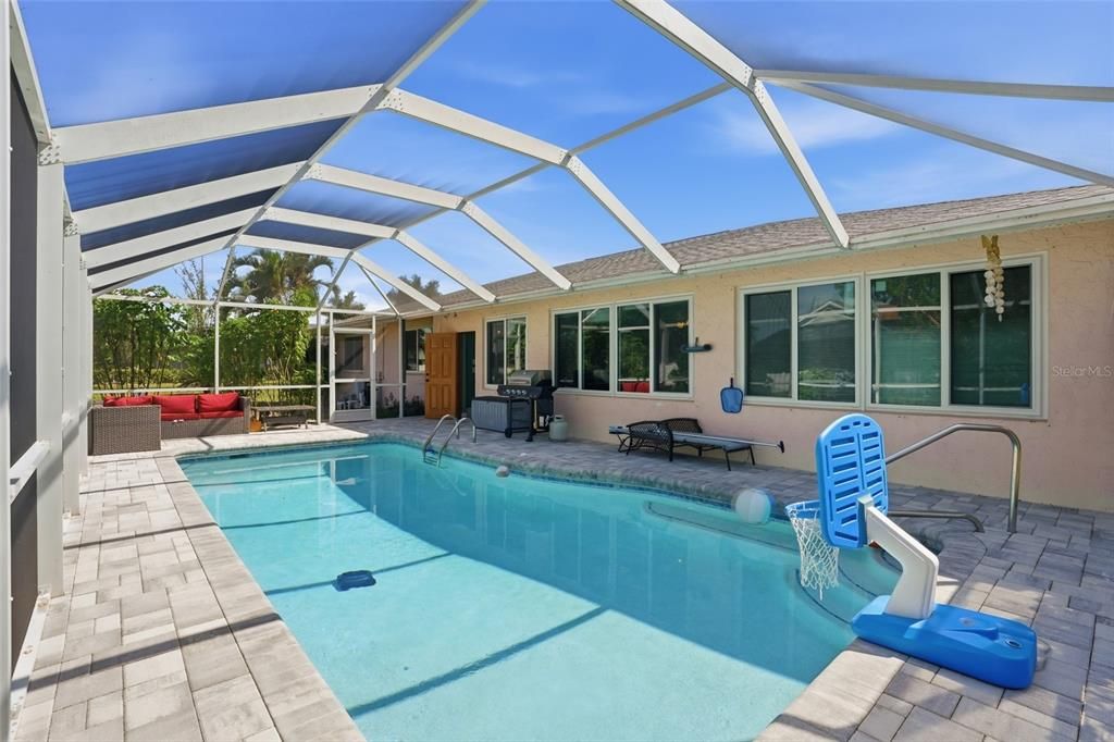 En Venta: $399,000 (3 camas, 2 baños, 2368 Pies cuadrados)