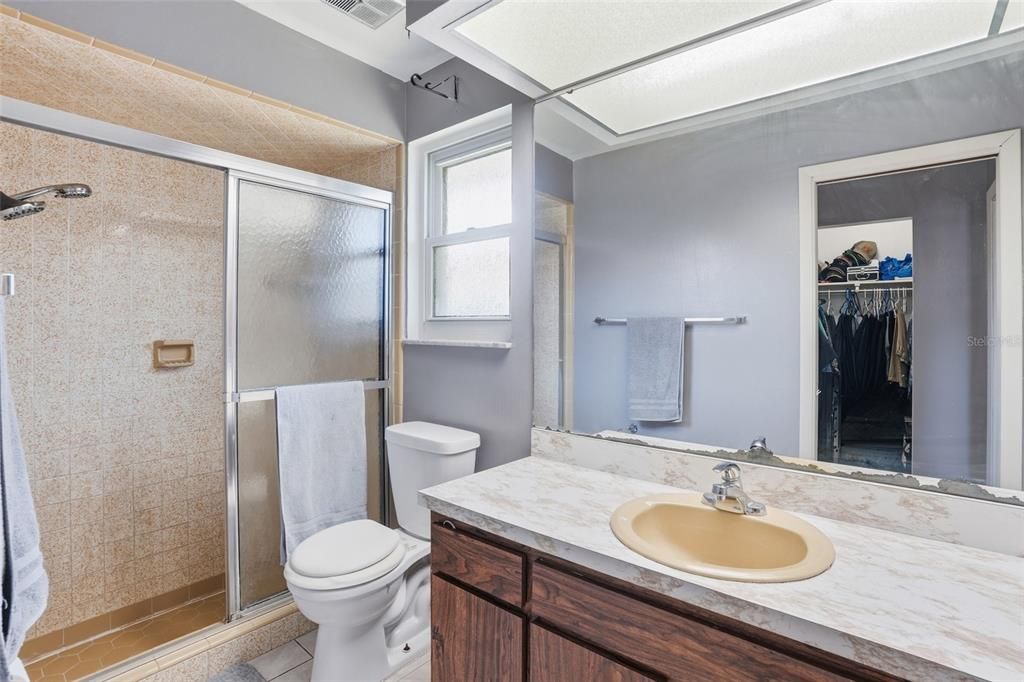 En Venta: $399,000 (3 camas, 2 baños, 2368 Pies cuadrados)