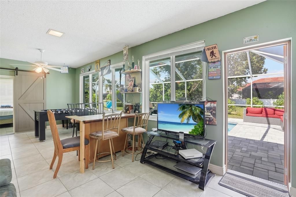 En Venta: $399,000 (3 camas, 2 baños, 2368 Pies cuadrados)
