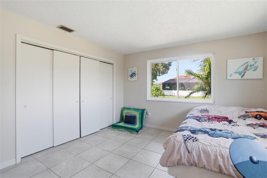 En Venta: $399,000 (3 camas, 2 baños, 2368 Pies cuadrados)