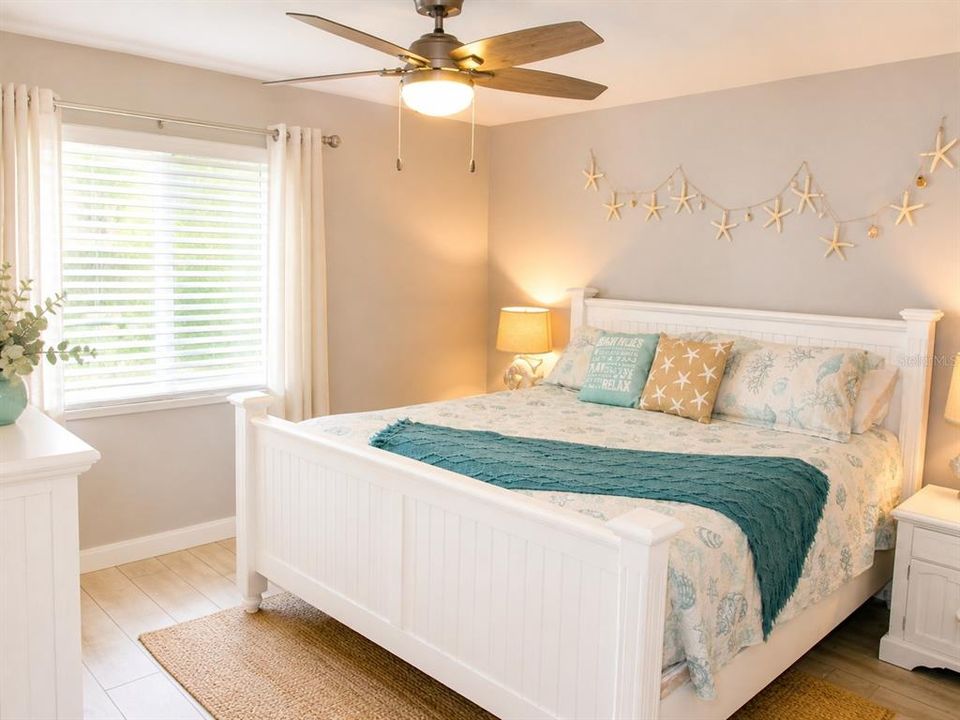 For Sale: $735,000 (2 beds, 2 baths, 1250 Square Feet)