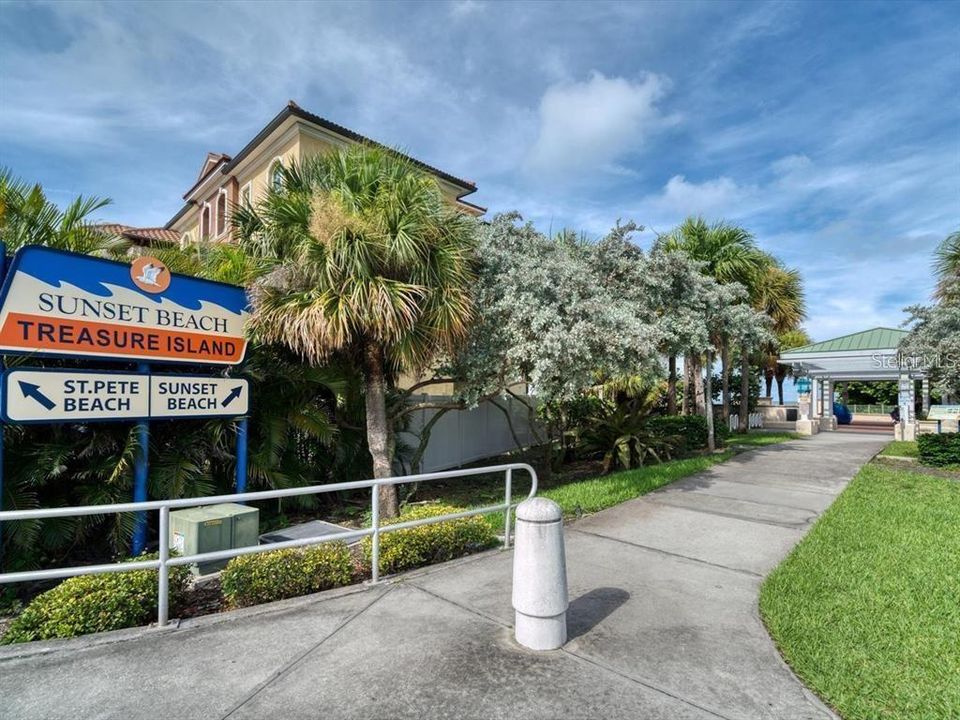 For Sale: $735,000 (2 beds, 2 baths, 1250 Square Feet)